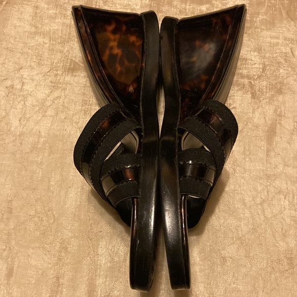 Stuart Weitzman Tortoise Wedge Cross Strap - Picture 3 of 5